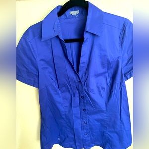Ann Taylor Short Sleeve Body contoured Shirt